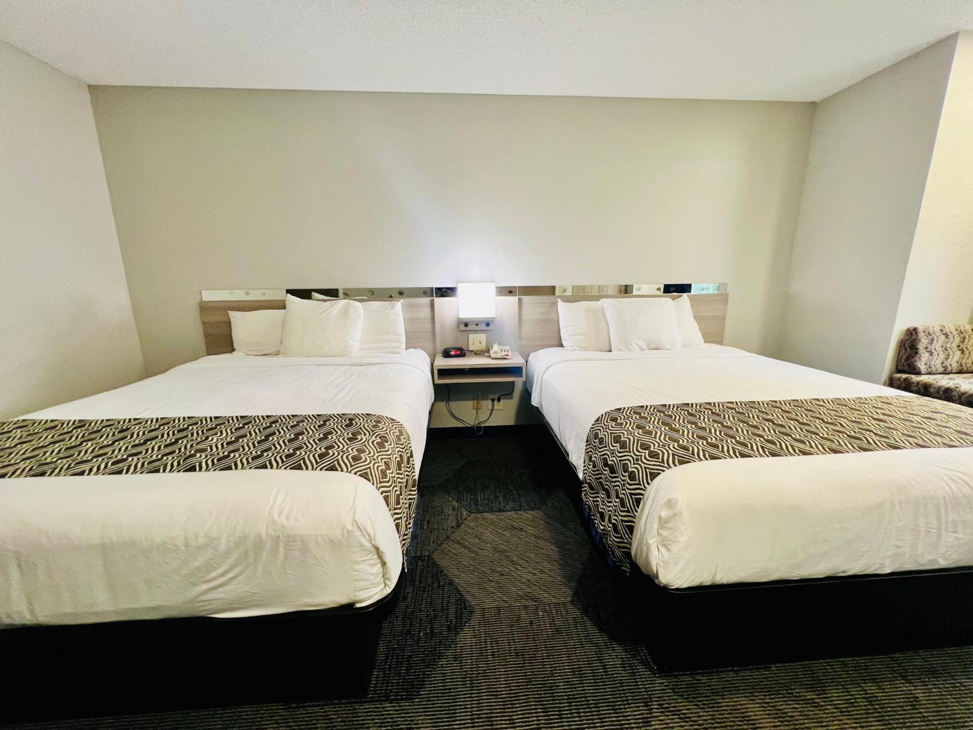 Microtel Inn Georgetown - Lexington North Exteriör bild
