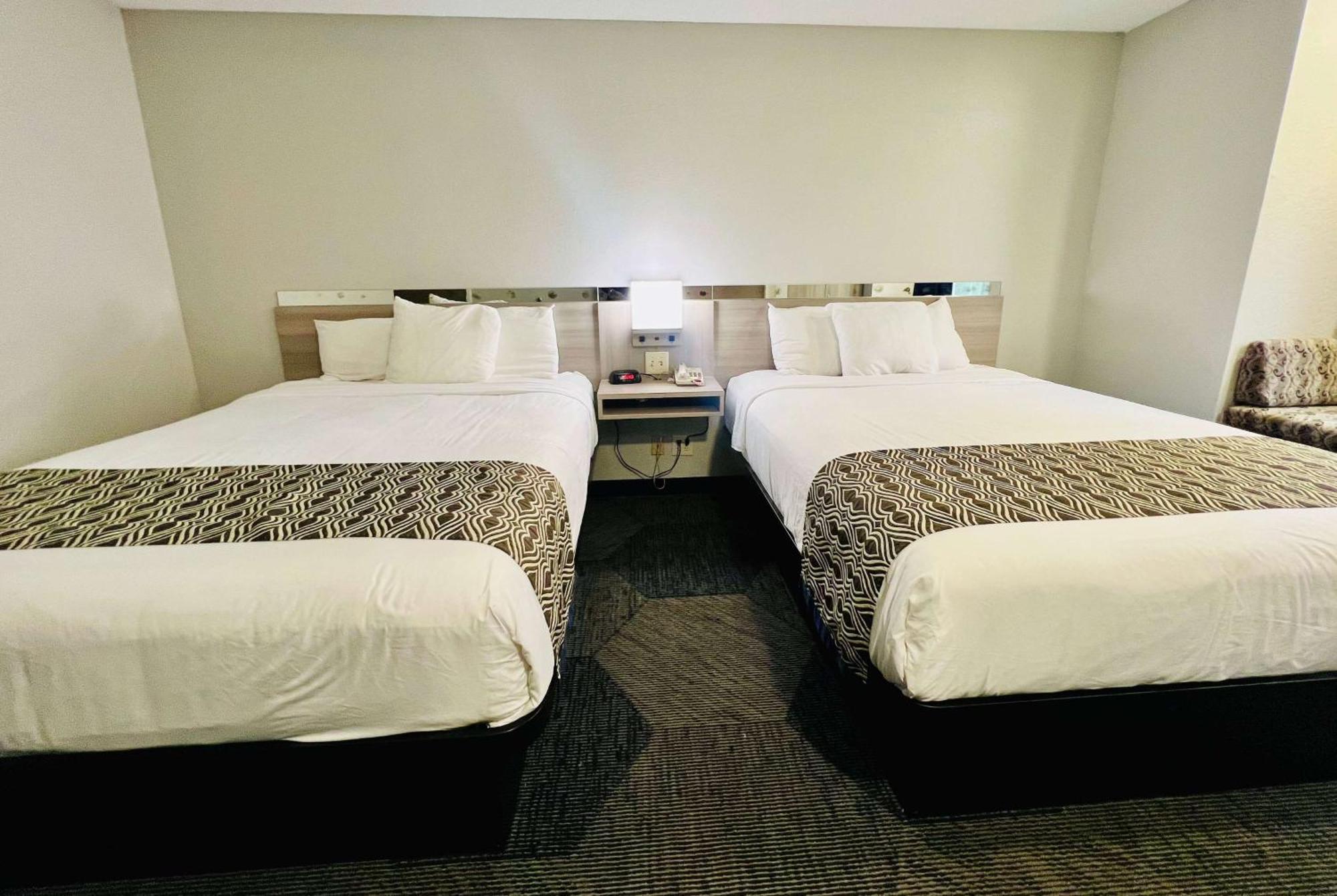 Microtel Inn Georgetown - Lexington North Exteriör bild